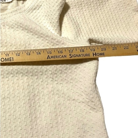 MAX studio cream basket weave textured short sleeve crop top size Medium. - Picture 13 of 13